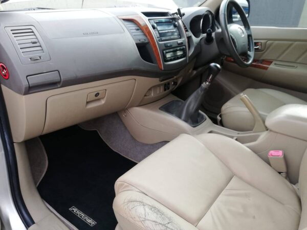 2010 toyota fortuner 3.0d4d