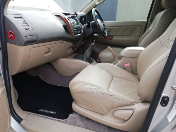 2010 toyota fortuner 3.0d4d